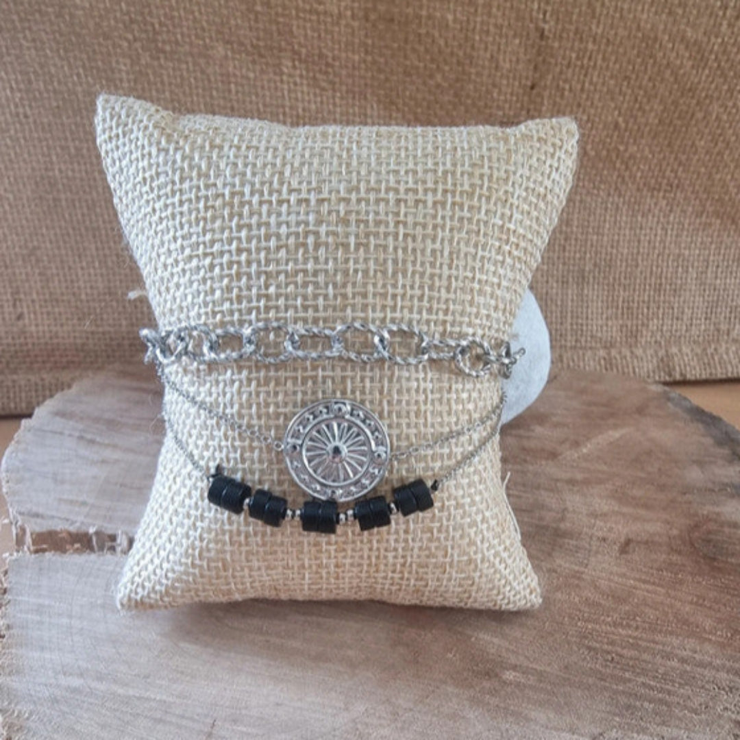 Bracelet fantaisie chic argenté, pierres noires