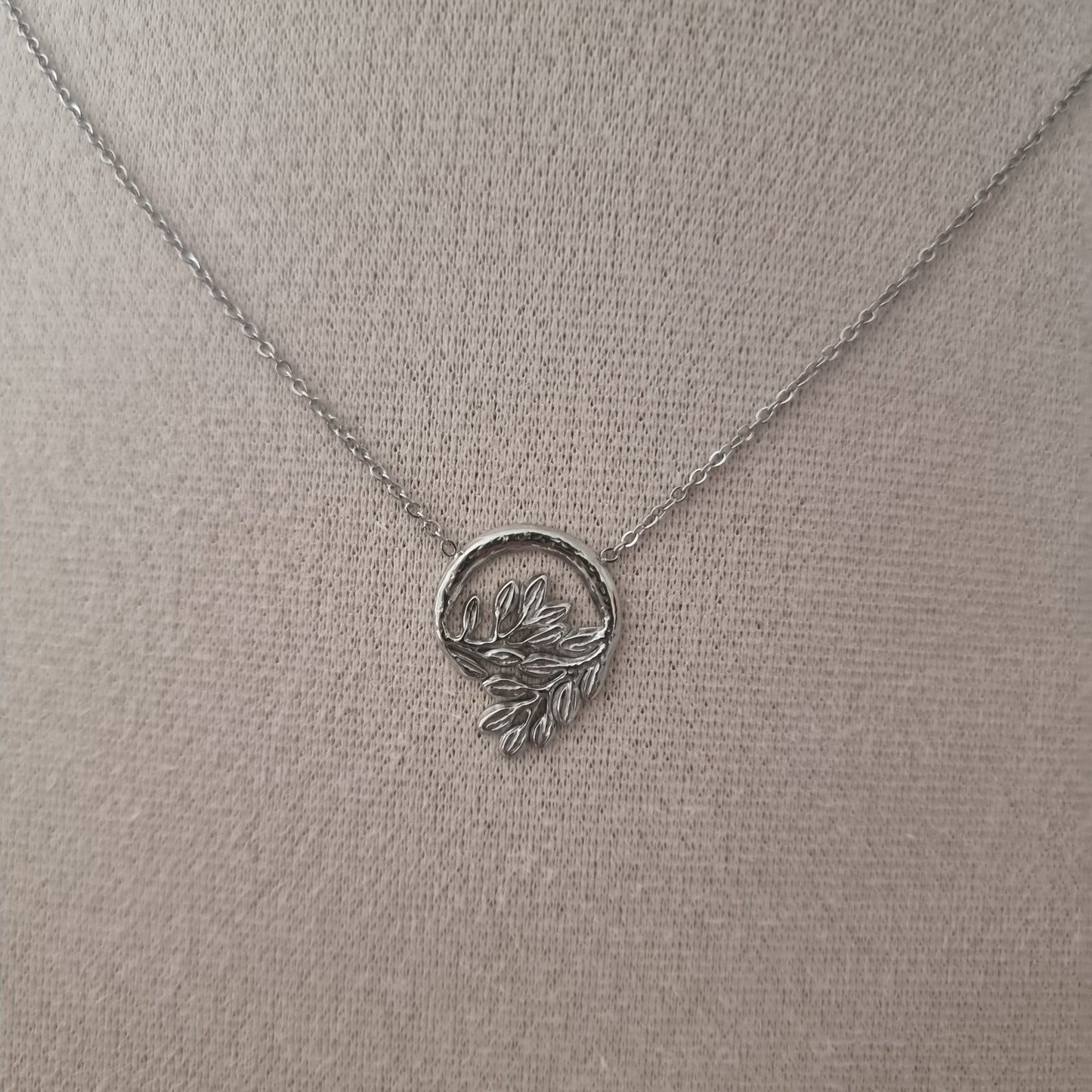 Collier bohème chic argenté parfait comme cadeau pour femme