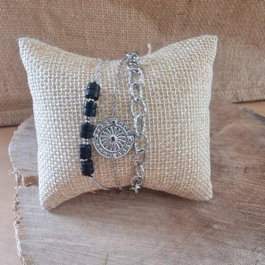 Bracelet argenté avec médaillon soleil