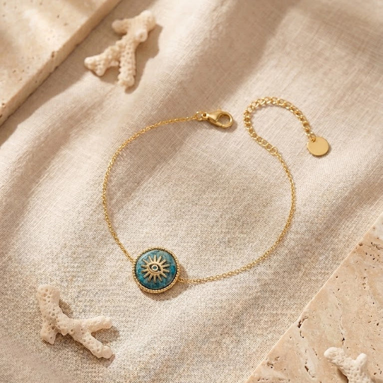 Bijou femme bracelet Athena doré ajustable avec médaillon vert bouteille et motif soleil - MissZa