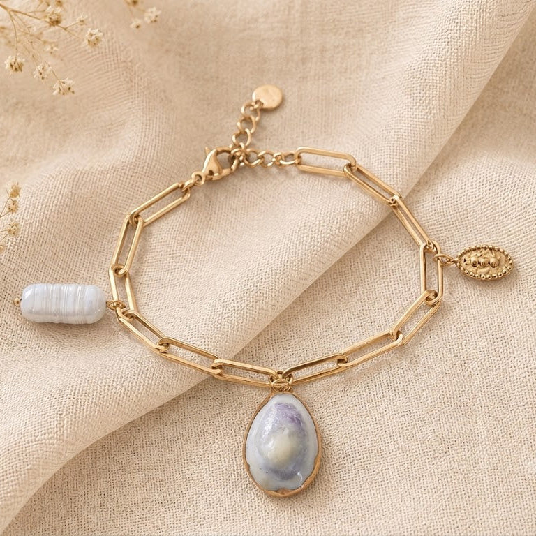 Bracelet OCEANE doré mailles trombones avec pendentif pierre opale bleue en forme de larme- MissZa