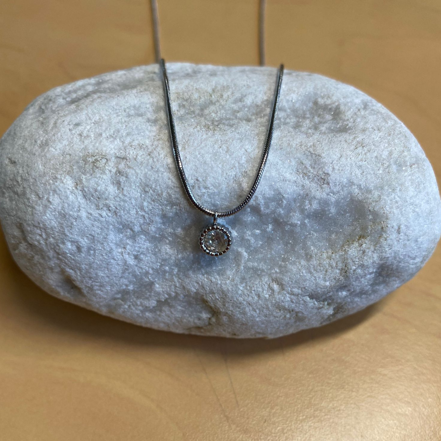 Collier chic argenté minimaliste brillant