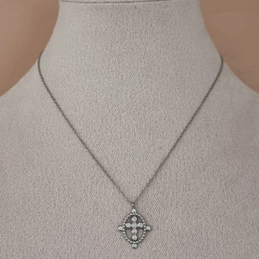 Collier en acier inoxydable argenté avec pendentif orné de strass